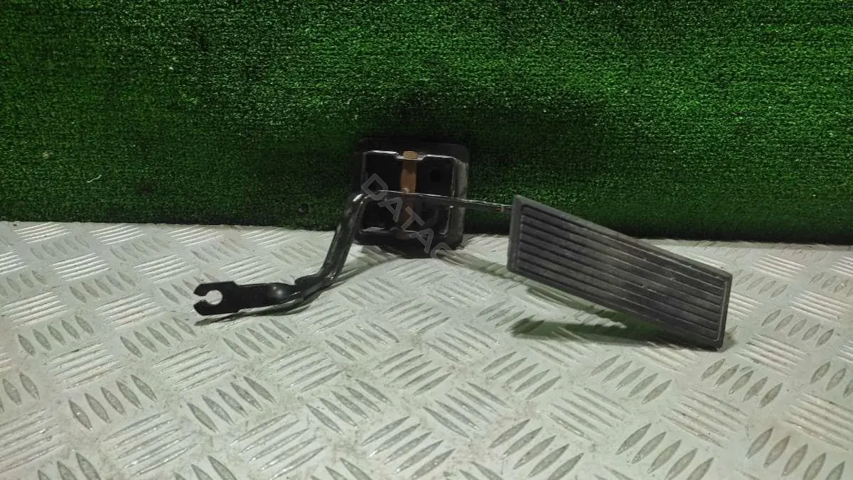 Педаль газа 04891159AA