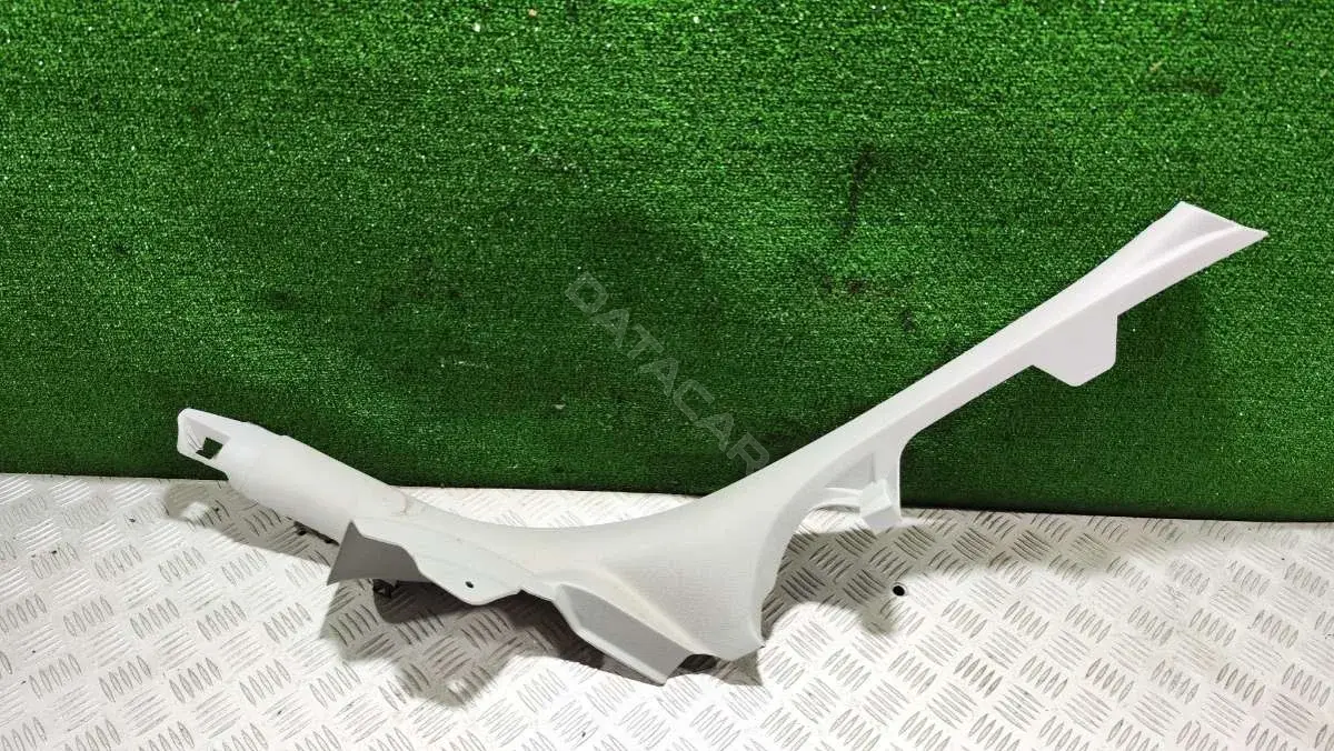 Пластик салона 8V5867768A
