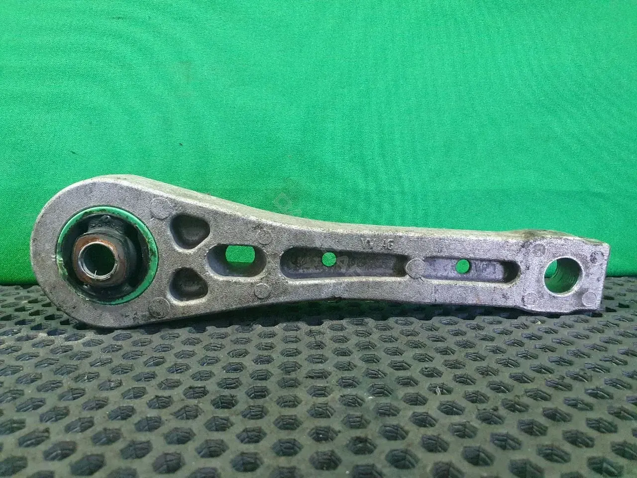 Кронштейн КПП 1K0 199 855L