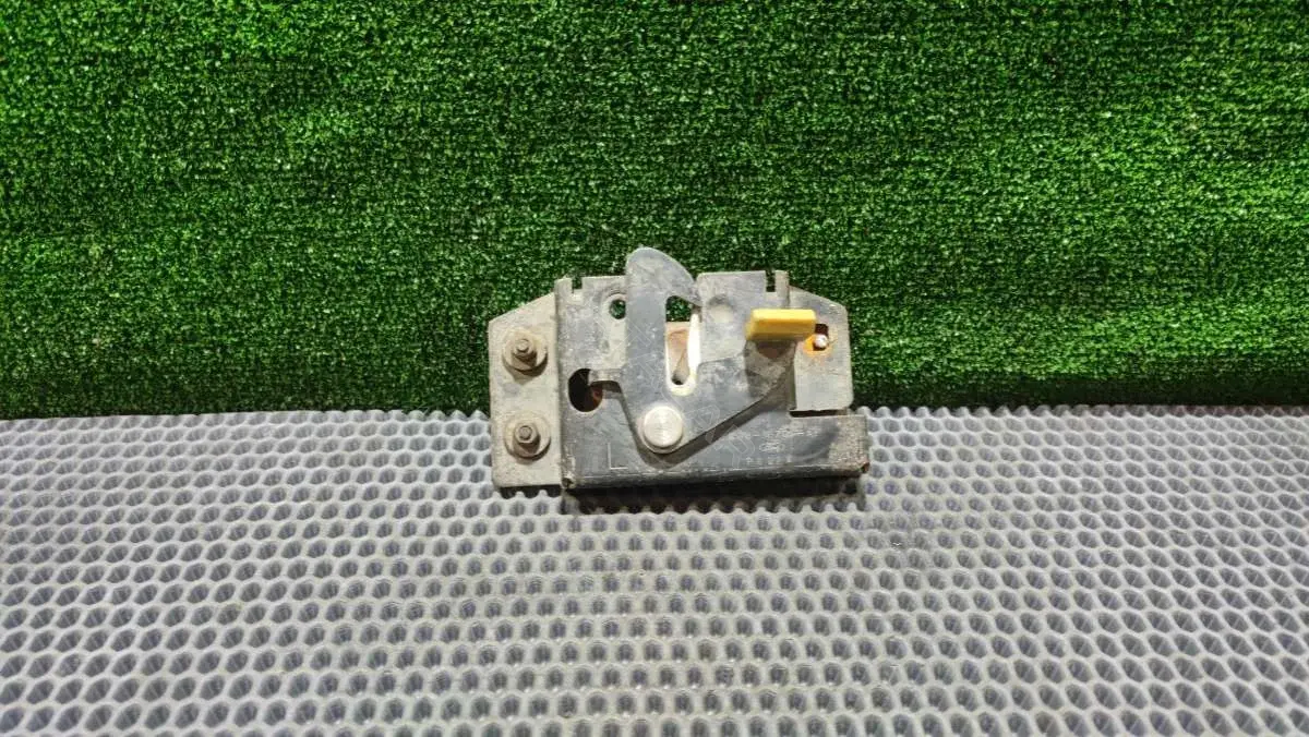 Замок капота 93BB 16701 AF