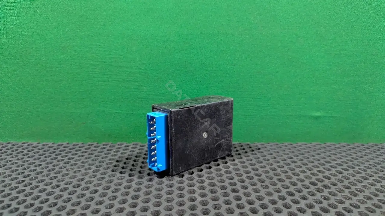 Реле стеклоочистителя 61 35 8 359 031