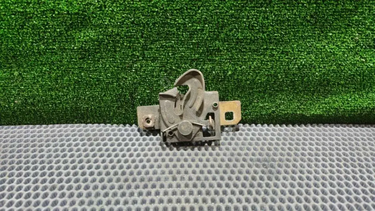 Замок капота 7M0823509, 95VW 16700