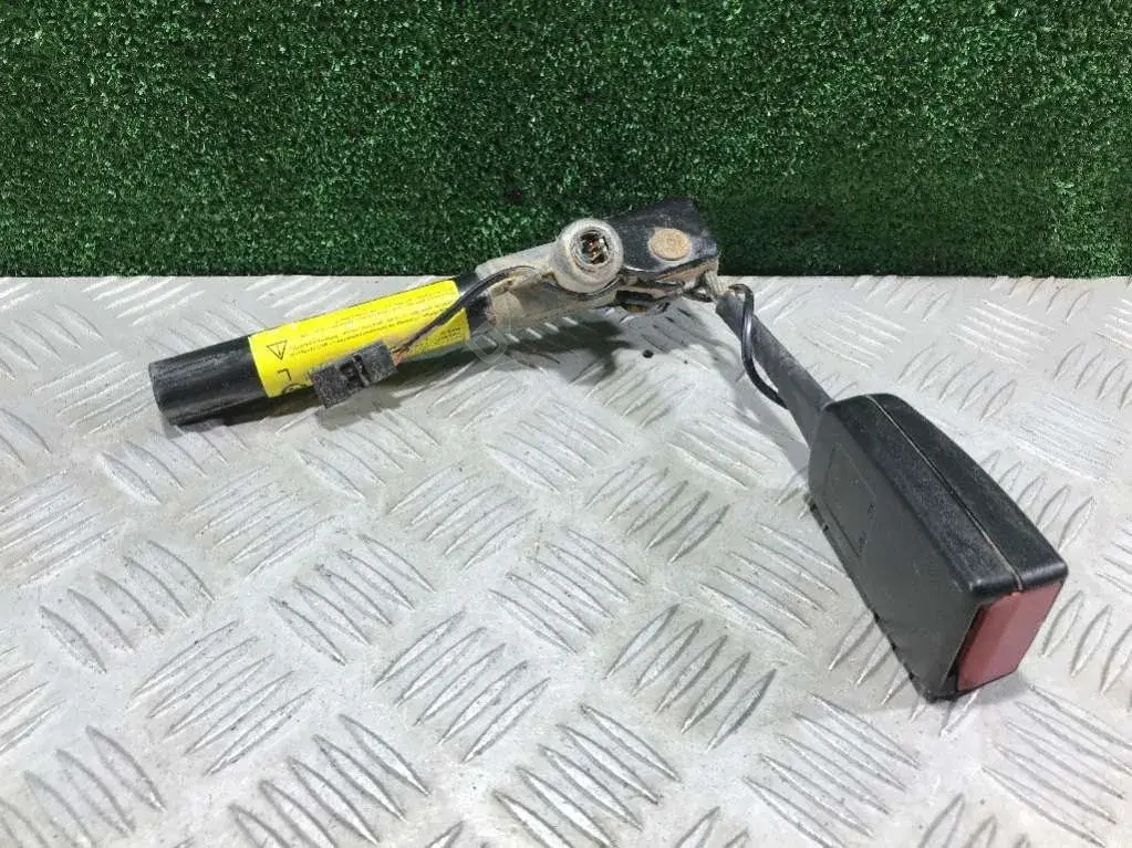 Замок ремня безопасности 7 065 887.9