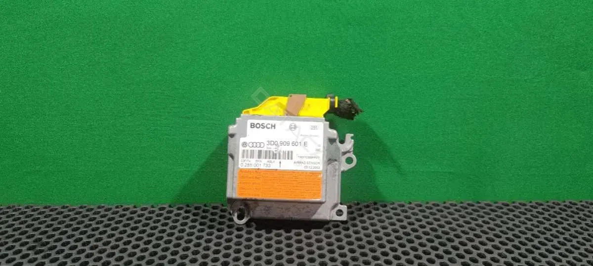 Блок управления подушками безопасности 3D0 909 601 E