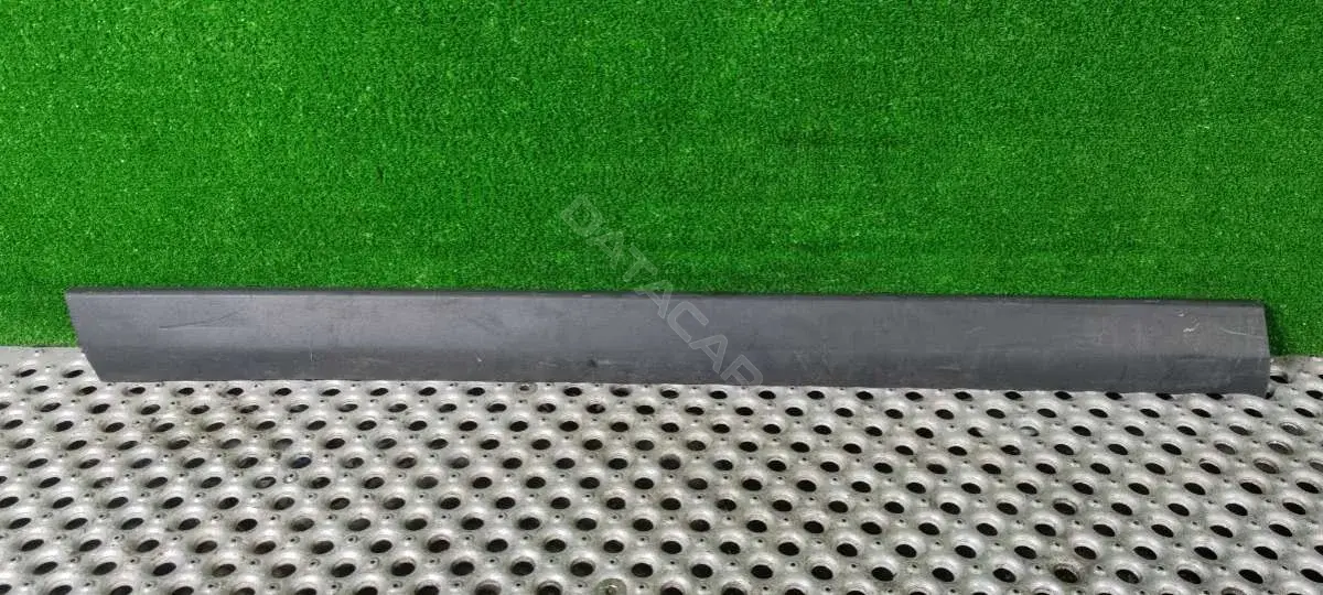 Молдинг двери 3B0 854 939 B