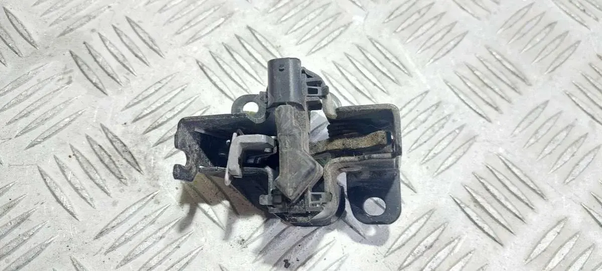Замок капота A2038800060
