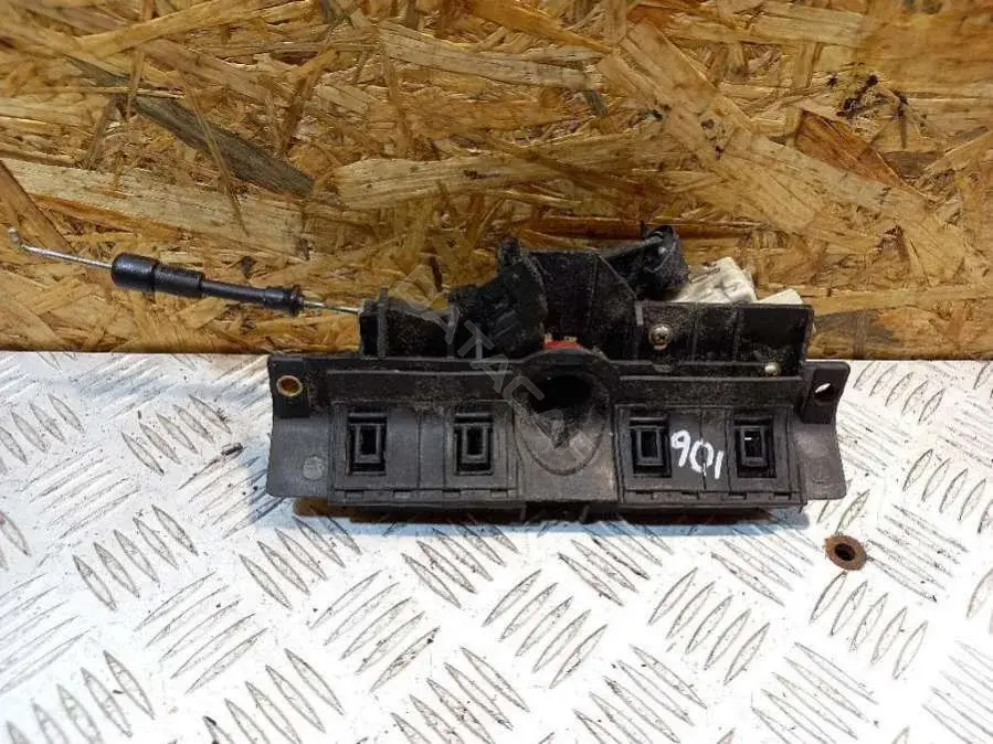 Ручка крышки багажника 4B0827585, 8D9827565