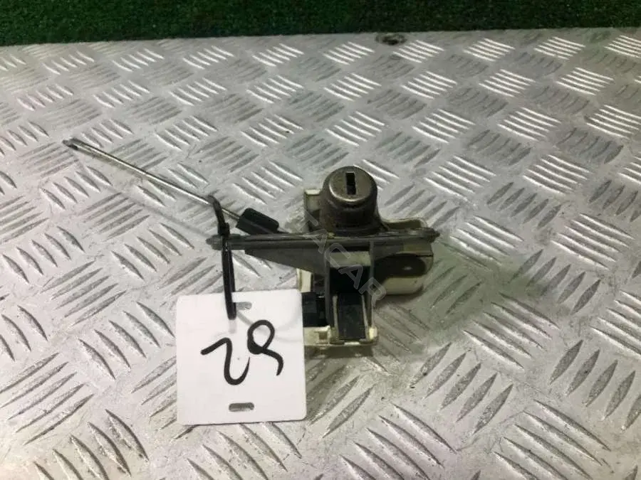 Кнопка крышки багажника 8D9 827 573A