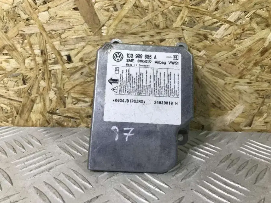 Блок управления подушками безопасности 1C0 909 605 A, 5WK43122