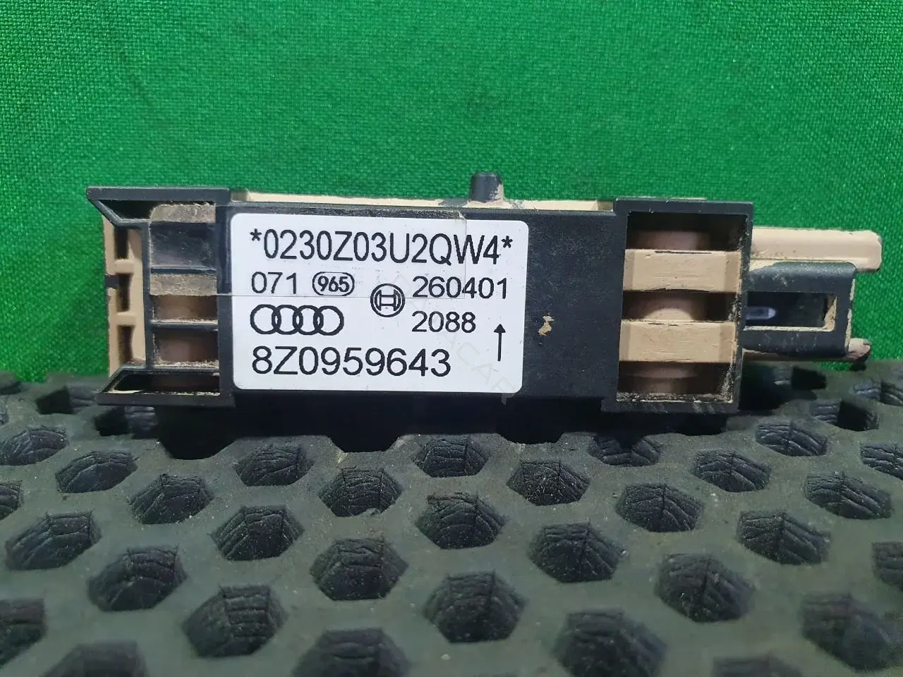 Датчик удара 260 401 2088, 8Z0 959 643
