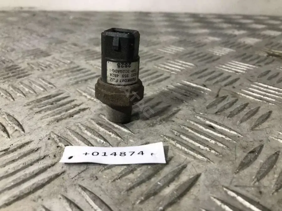 Датчик давления кондиционера 8D0 959 482A