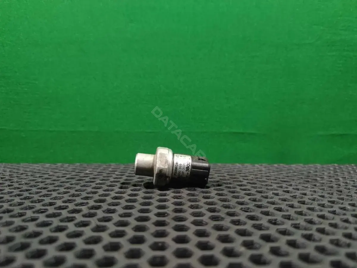 Датчик давления кондиционера 8D0 959 482 B