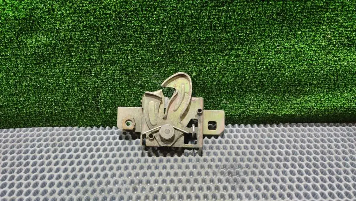 Замок капота 7M0823509, 95VW 16700