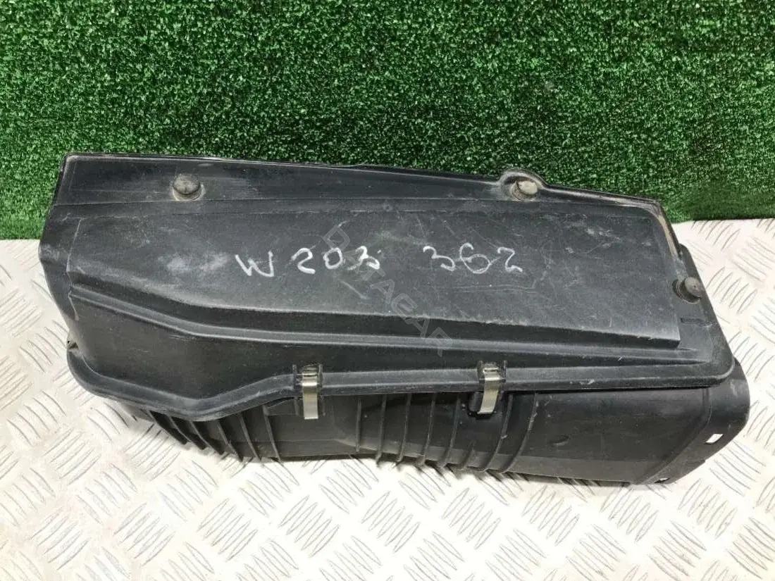 Корпус воздушного фильтра A 646 090 09 01