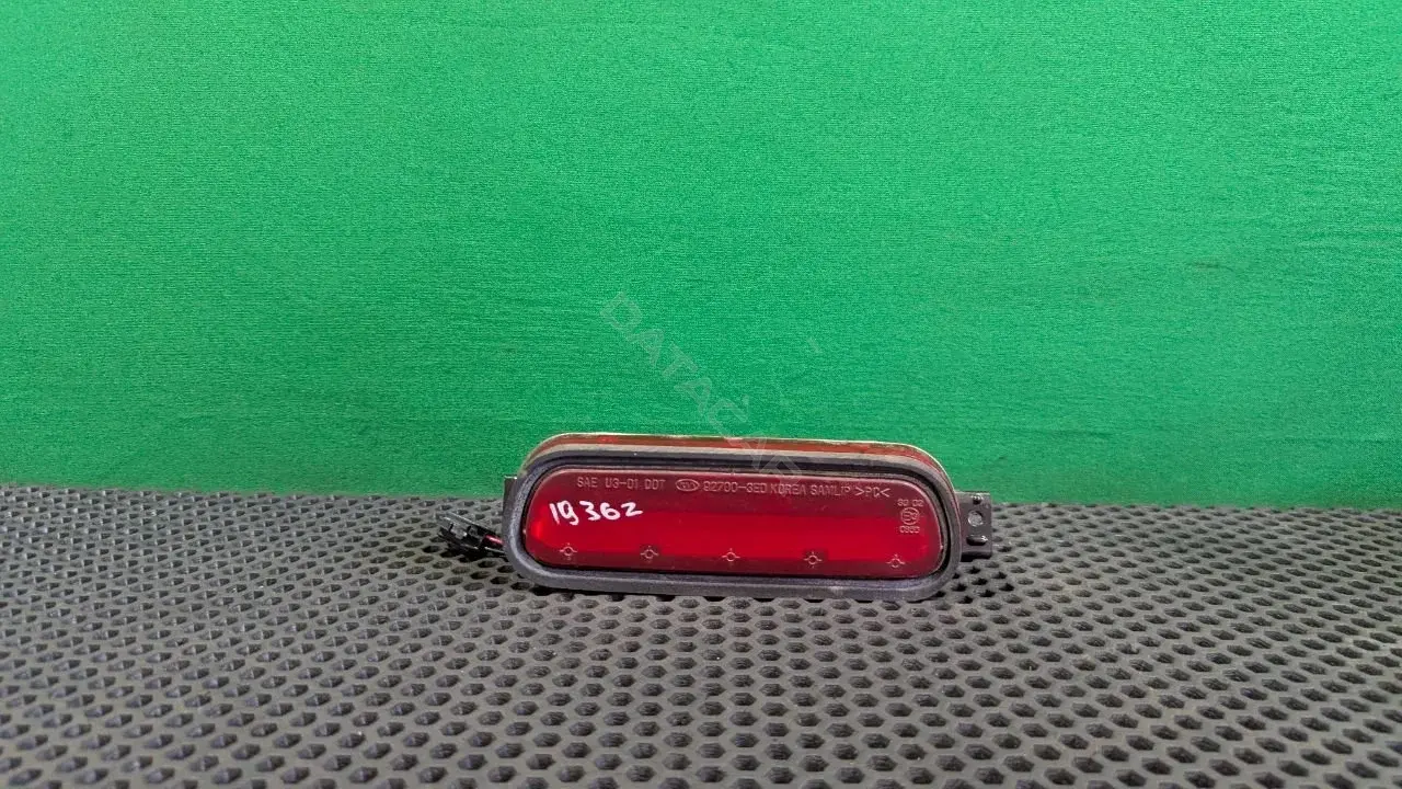 Фонарь стоп сигнала 93582133