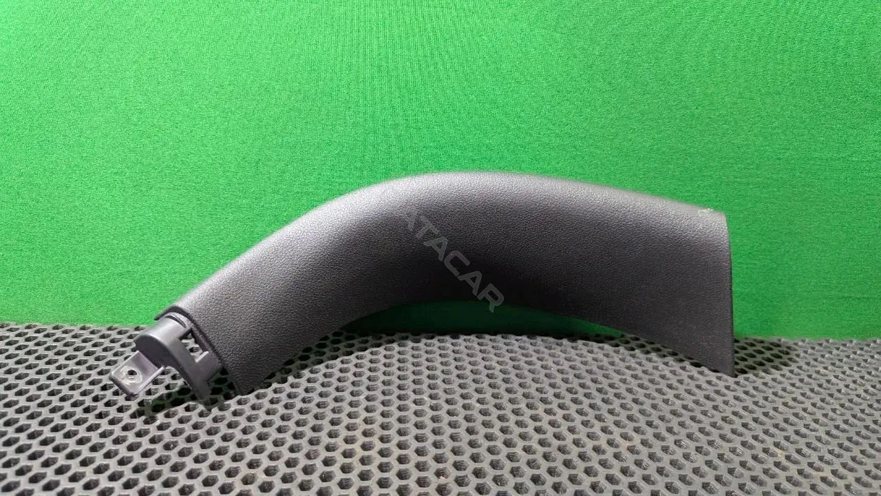 Обшивка крышки багажника 81730C6000