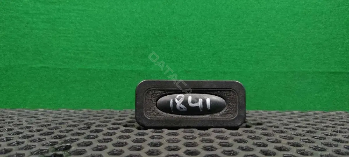Кнопка крышки багажника 8200076256