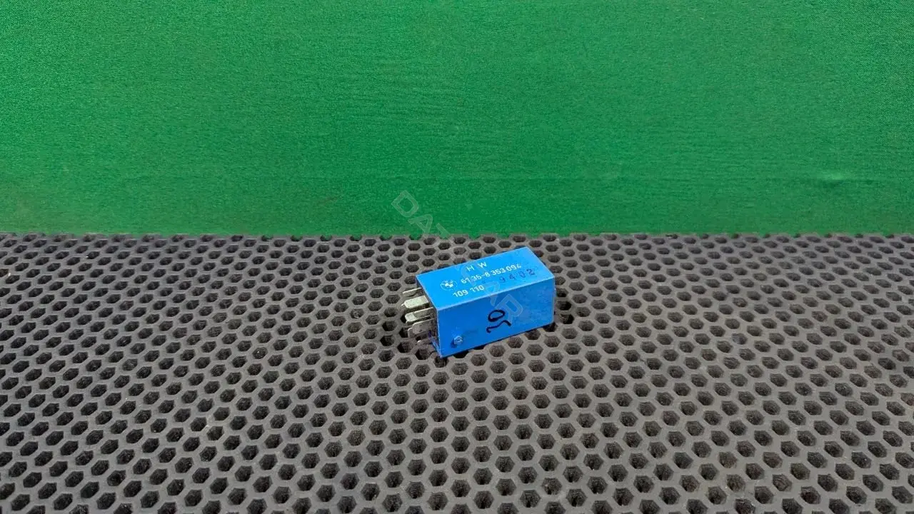 Реле стеклоочистителя 61 35 8 353 094