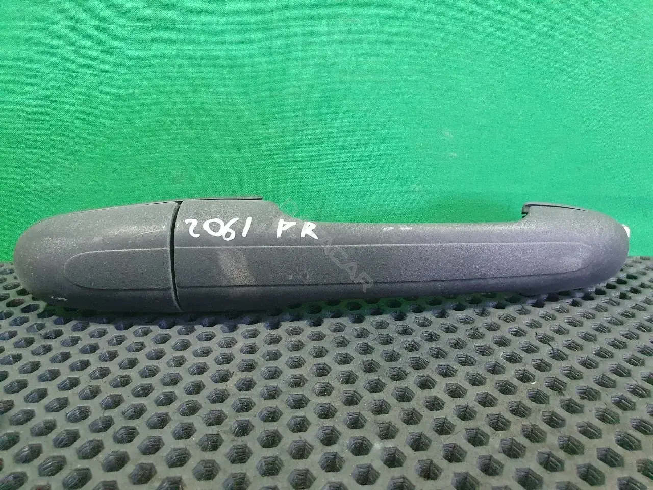Ручка двери A 000 760