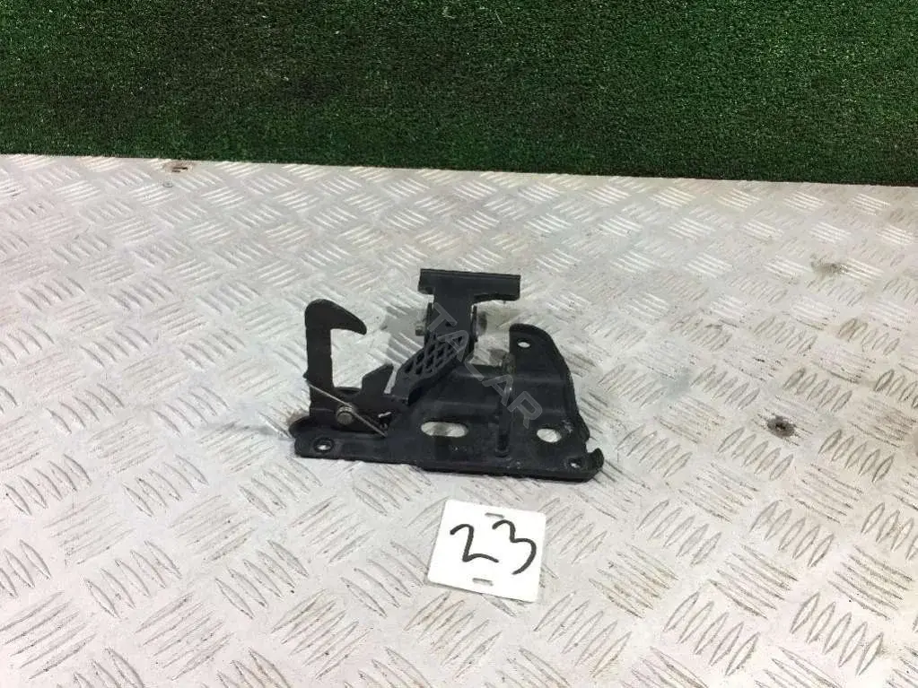Замок капота 4F0823480B
