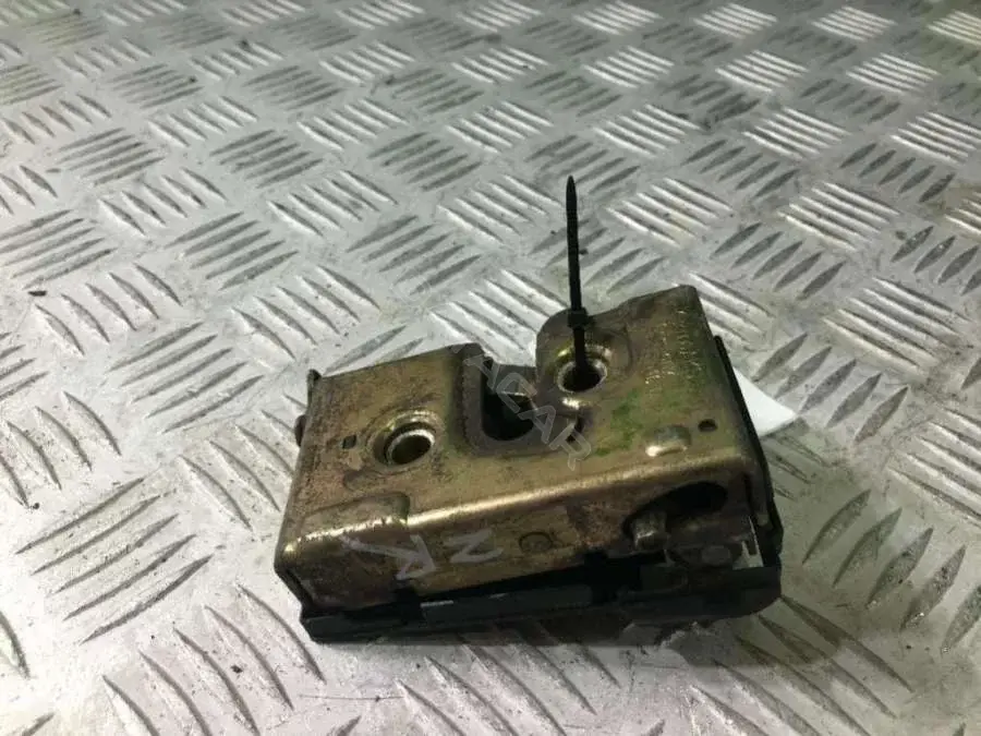 Замок двери 357 839 016 D