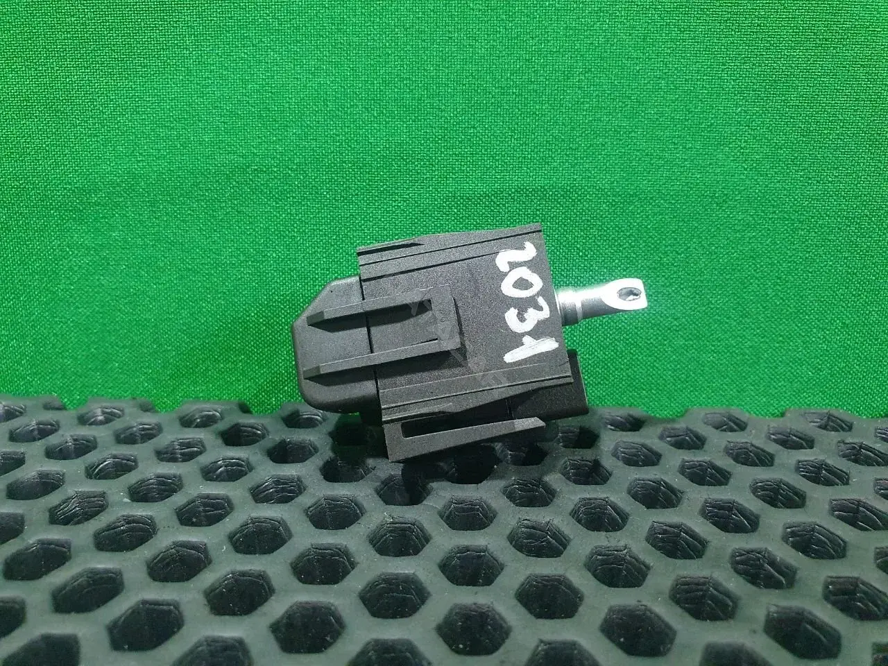 Замок зажигания 1K0 953 527 B