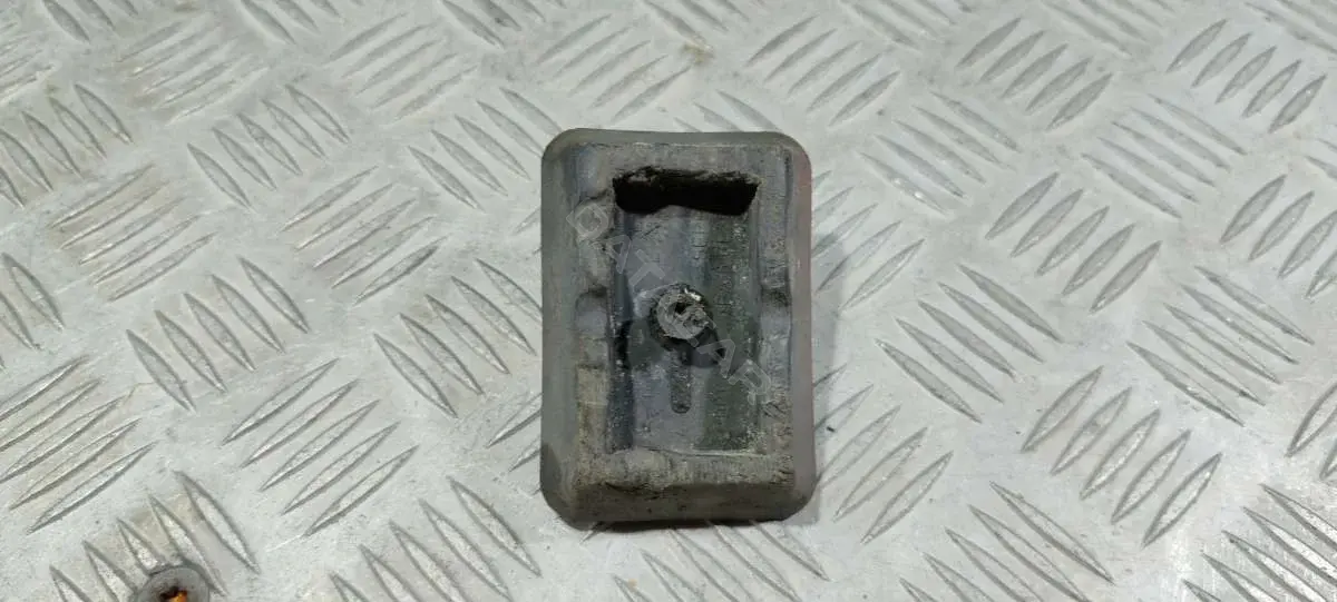Заглушка домкрата 7001650