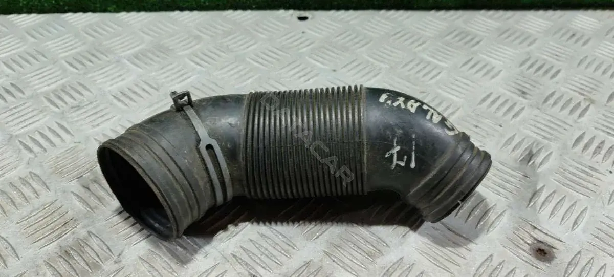 Патрубок воздушный 7M3129627C
