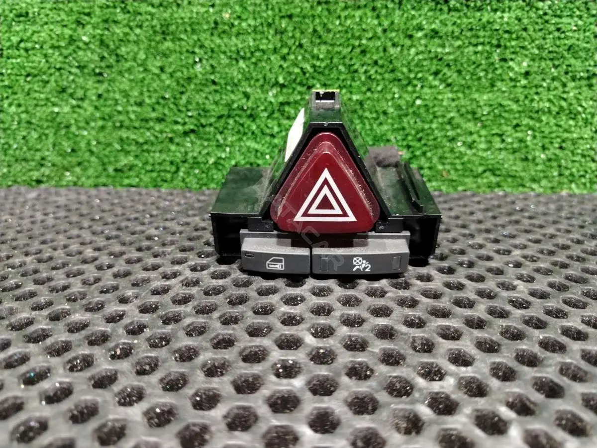 Кнопка аварийки 1759 7833