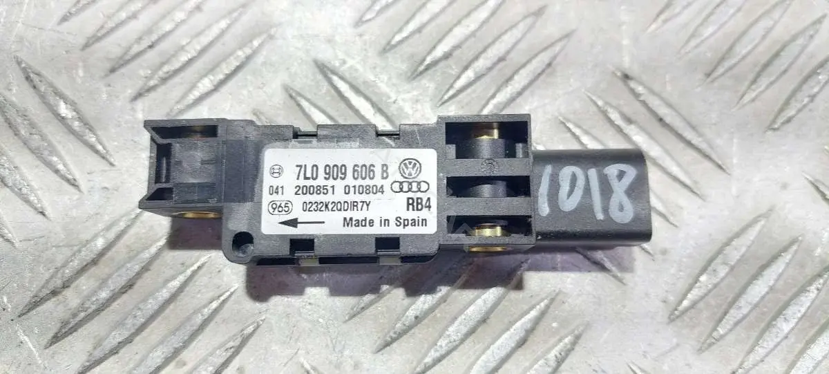 Датчик удара 7L0909606B