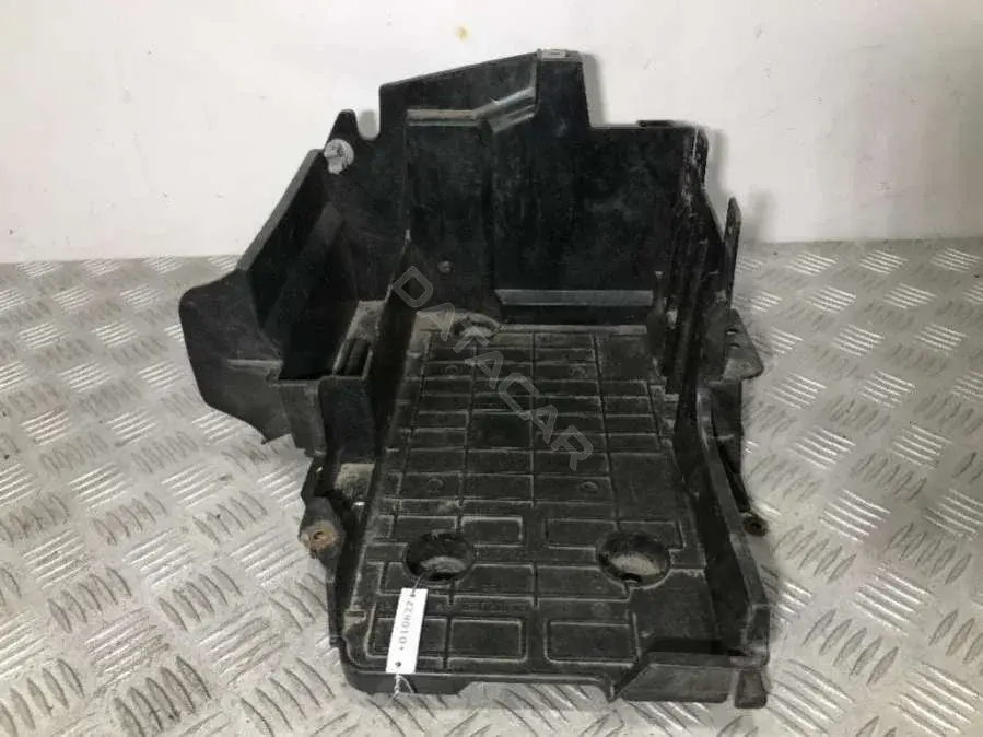 Полка аккумулятора 8200321643