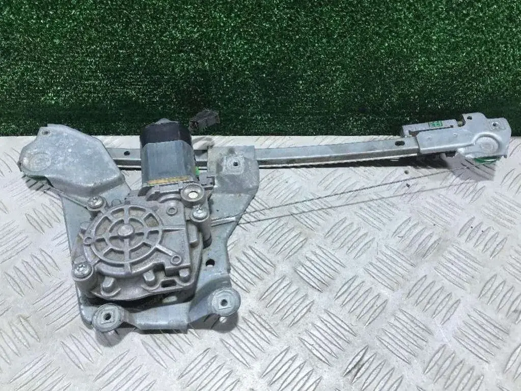 Стеклоподъемник 4 A0 839 397 A