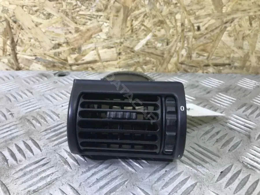 Дефлектор обдува салона 61.228390218