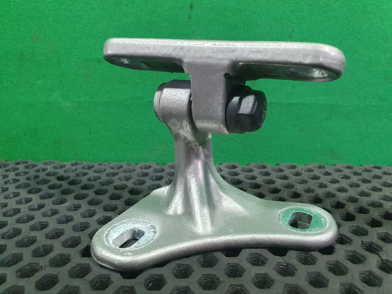 Петля двери ISE0504L