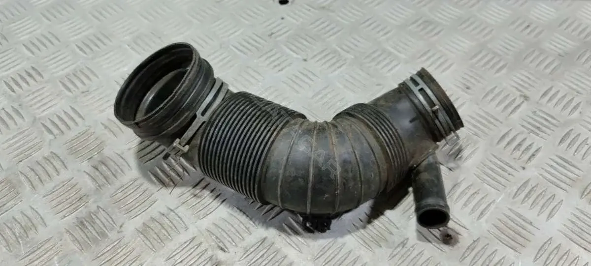 Патрубок воздушный 3C0129654P