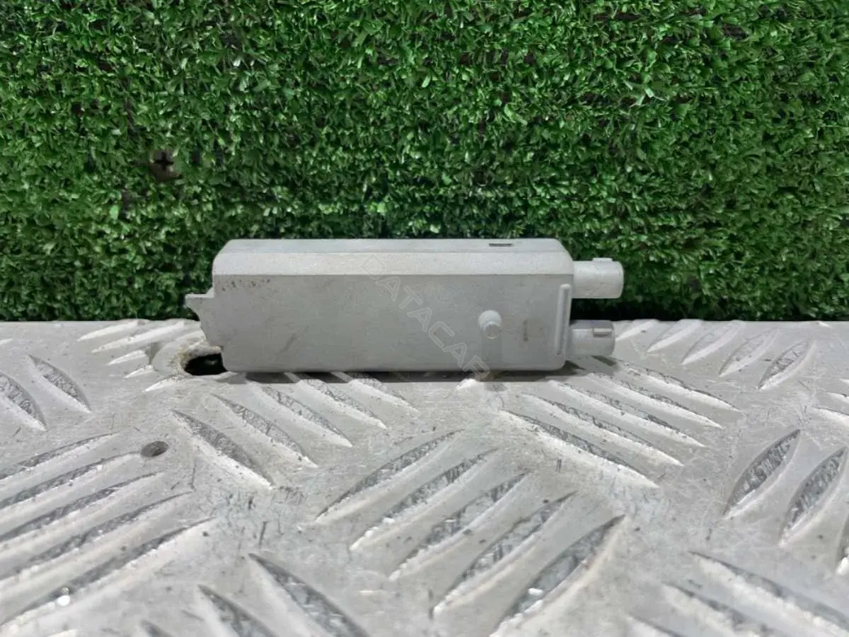 Усилитель антенны 4F9 035 225 A