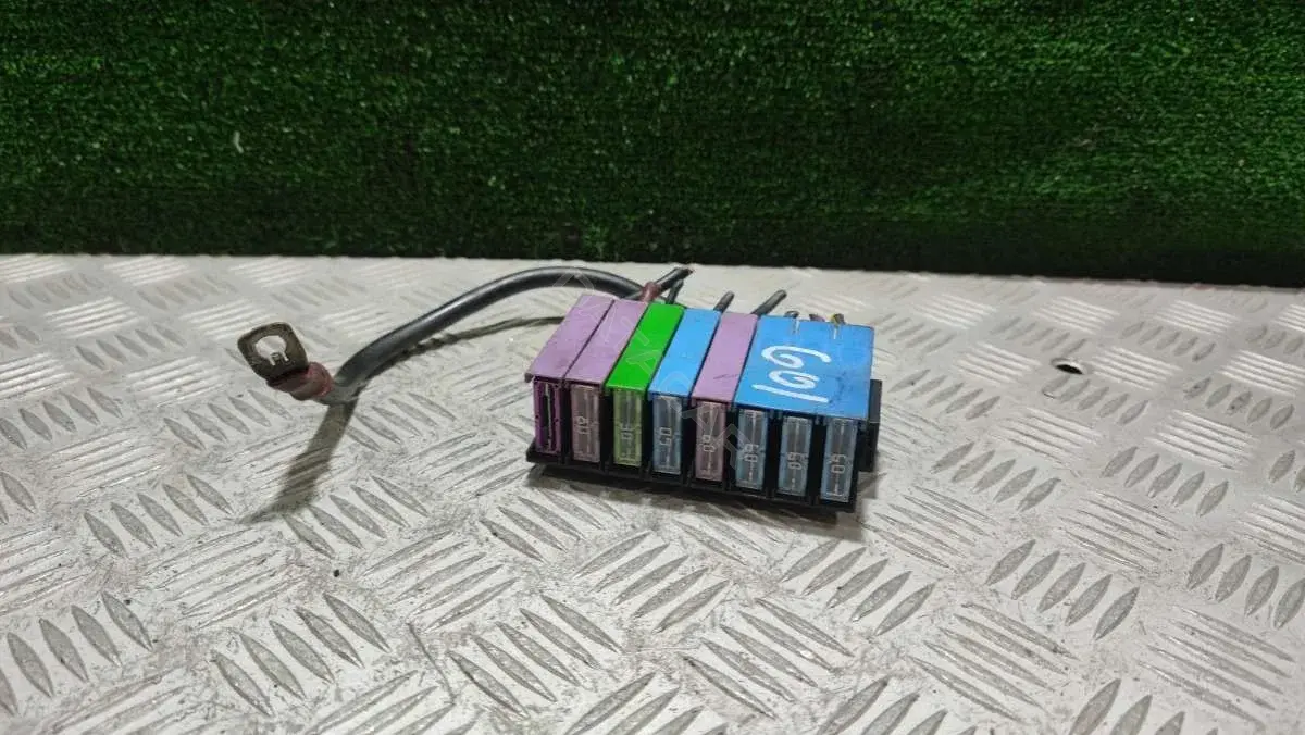 Блок предохранителей 66105502
