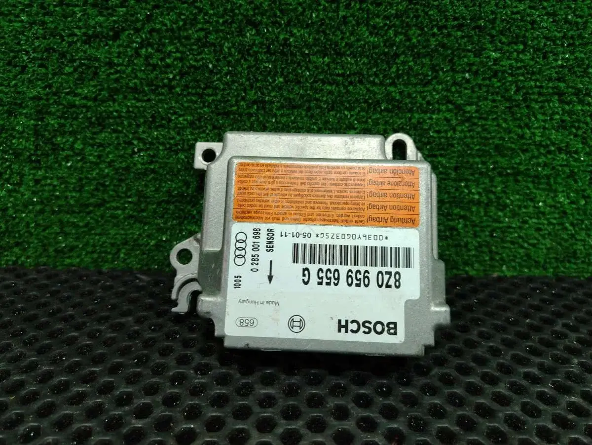 Блок управления подушками безопасности 8Z0 959 655 G