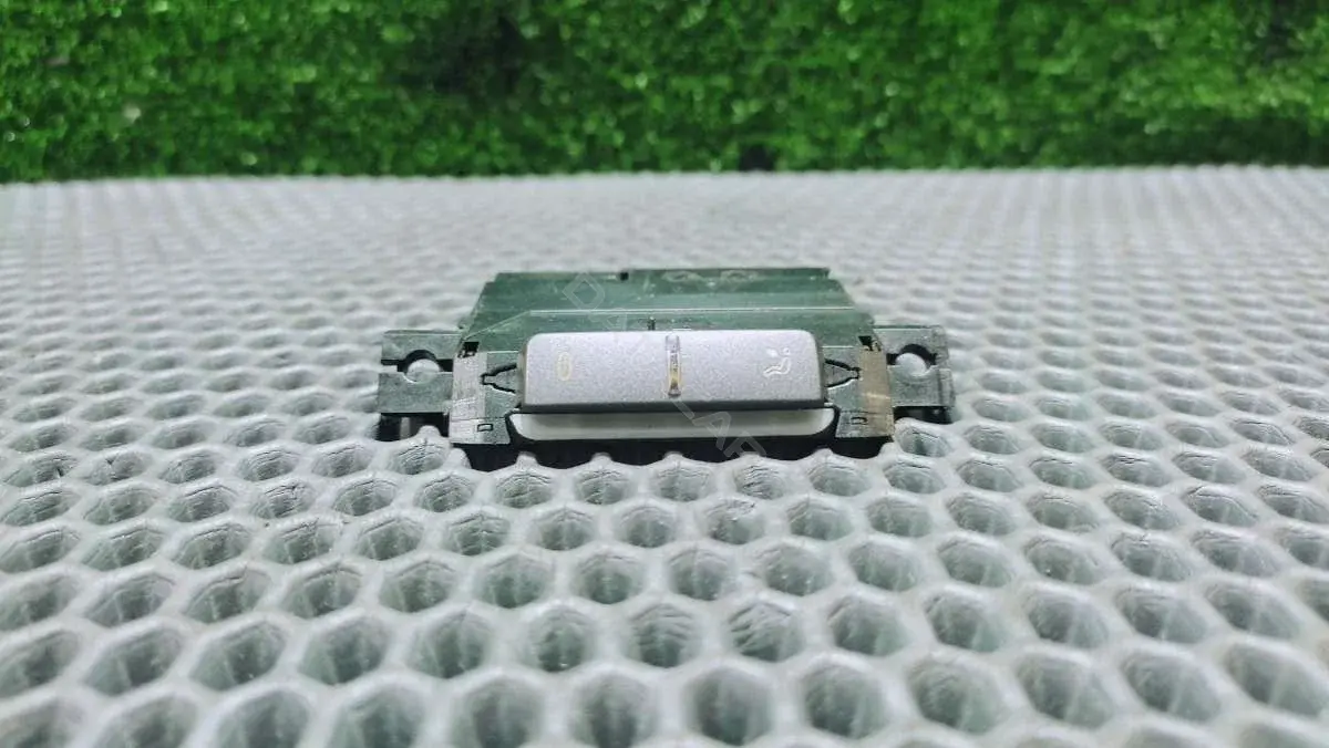 Кнопка кондиционера 3D0919815L