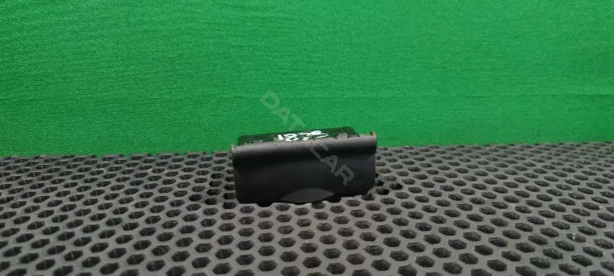 Разъем AUX / USB 280230001R