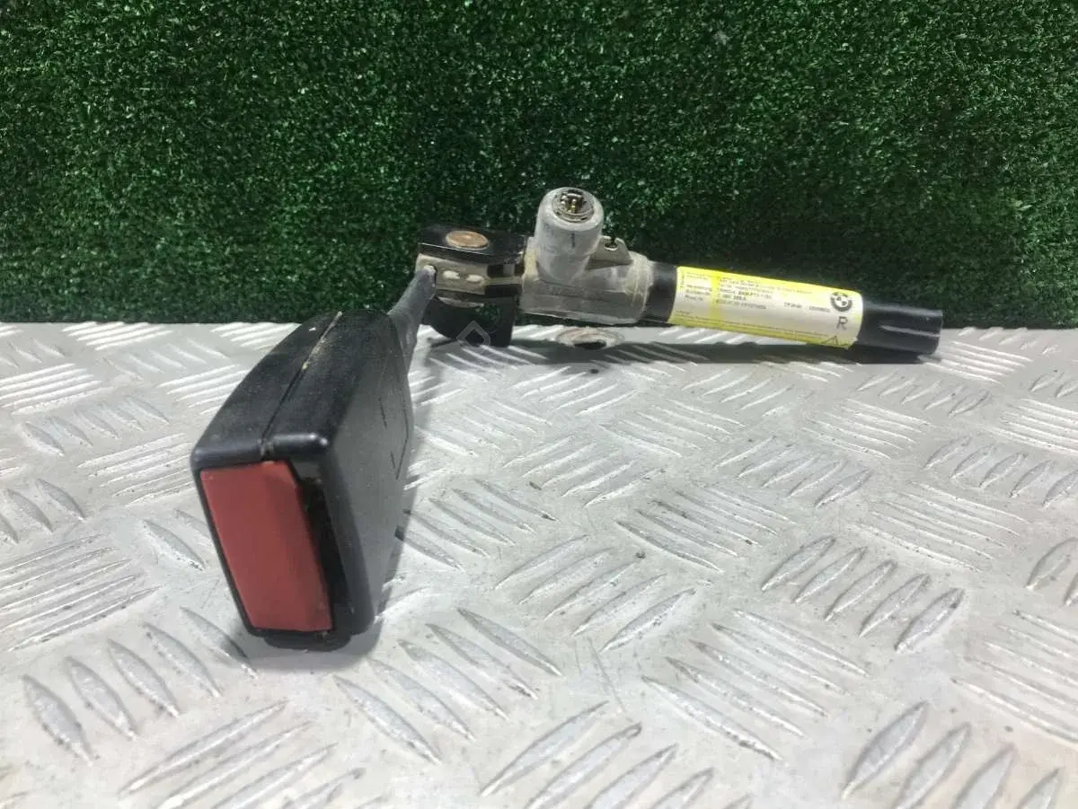 Замок ремня безопасности 7 065 888.9