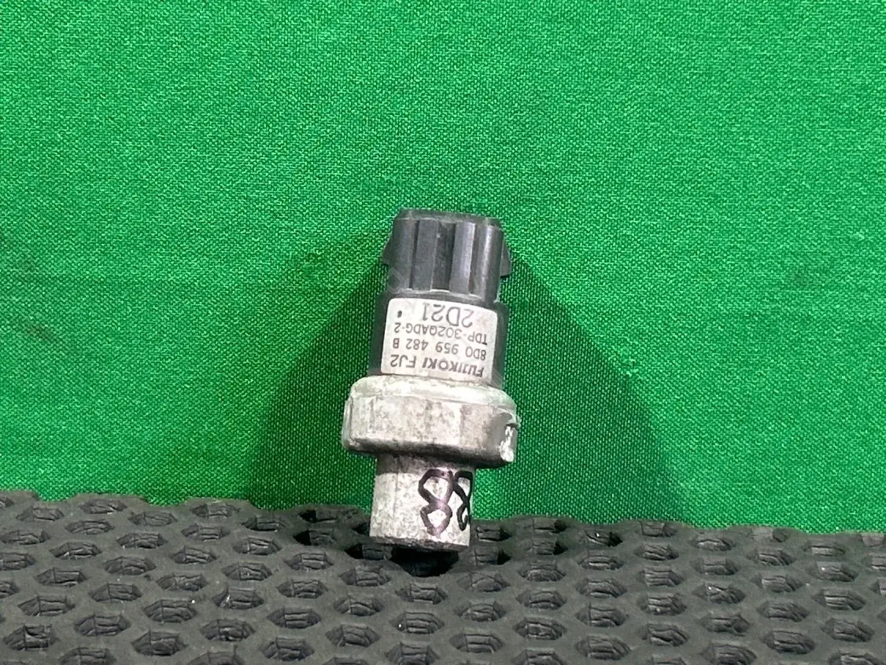 Датчик давления кондиционера 8D0959482B