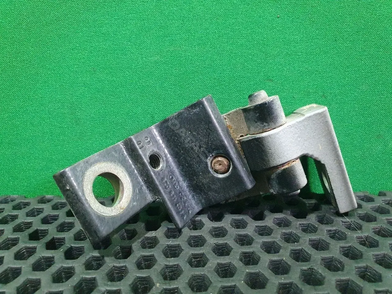 Петля двери 8Z0 831 402 A