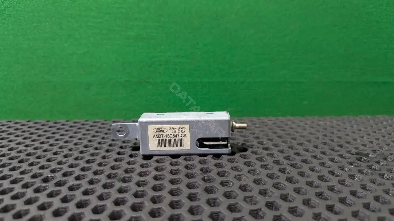 Усилитель антенны AM2T 18C847 CA