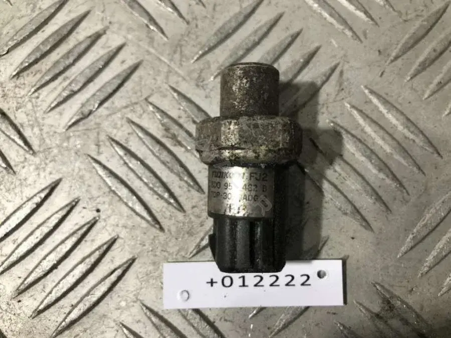 Датчик давления кондиционера 8D0 959 482 B