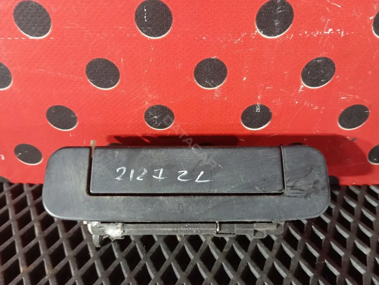 Ручка двери 8A0 839 205