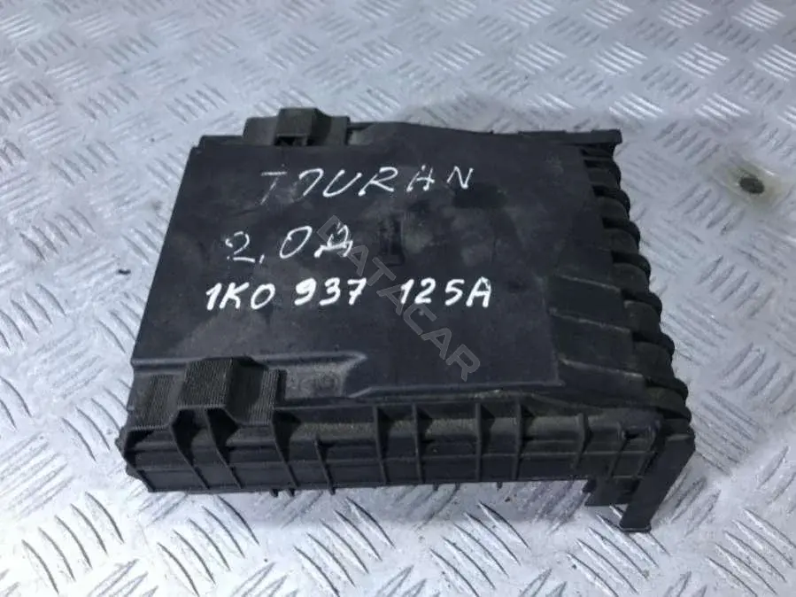 Блок предохранителей 1K0 937 125 A