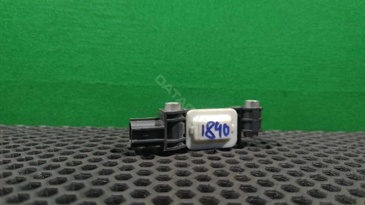 Датчик удара 8E0 959 651 A