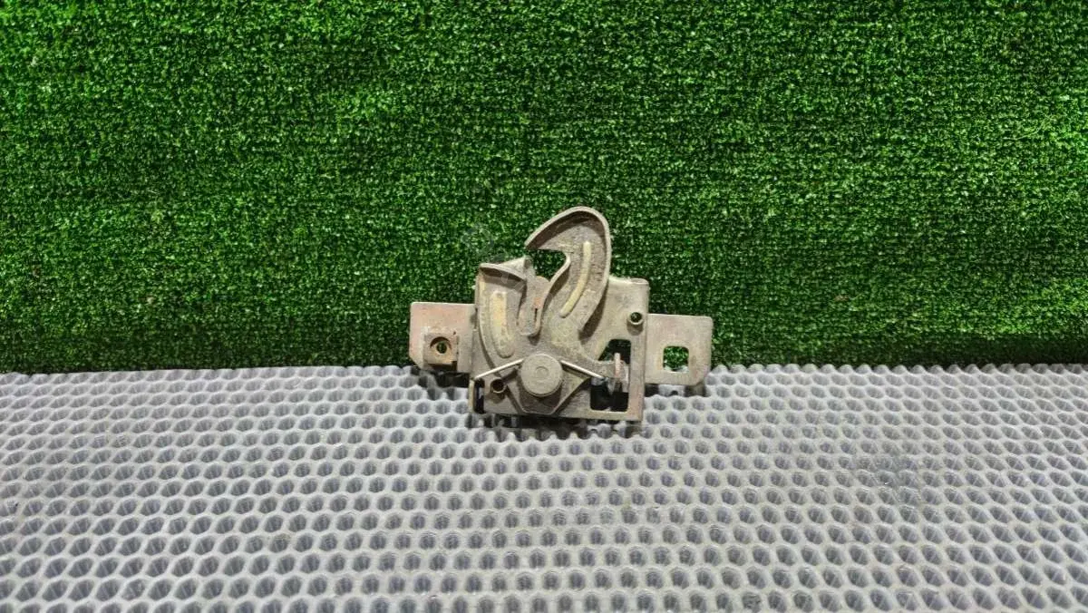 Замок капота 7M0823509, 95VW 16700