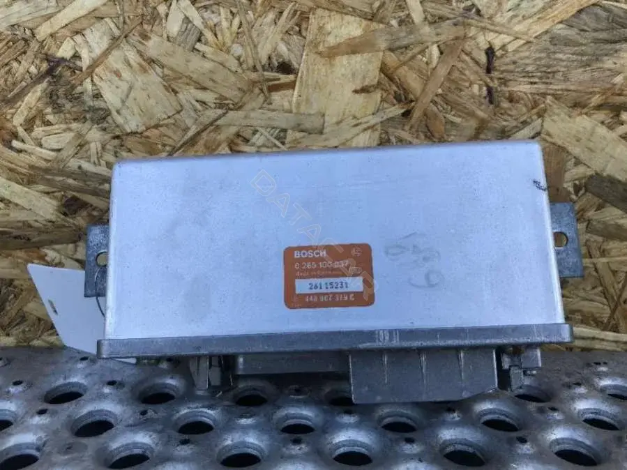 Блок управления АБС 0 265 100 037, 443 907 379 C